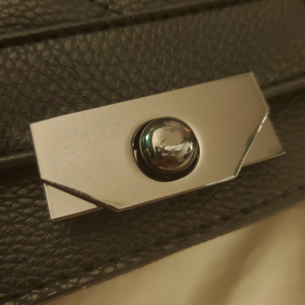 Purse - Picture 3 of 4